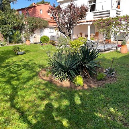 appartement rez de villa proche port et plages de Sanary Extérieur photo