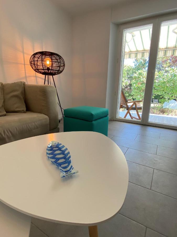 appartement rez de villa proche port et plages de Sanary Extérieur photo