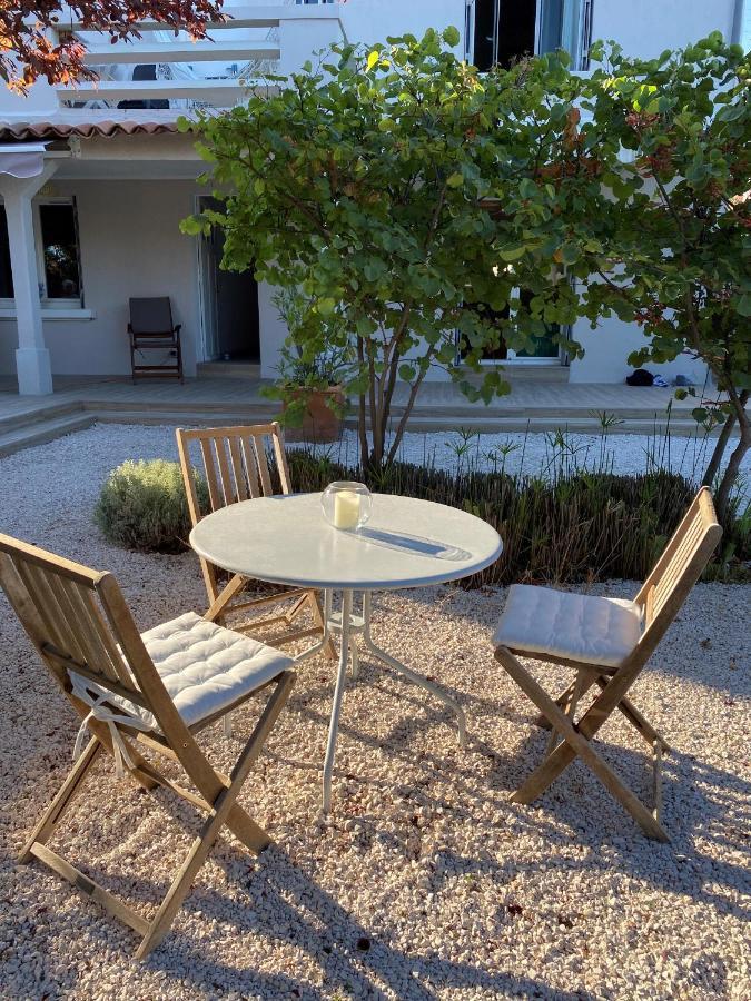 appartement rez de villa proche port et plages de Sanary Extérieur photo