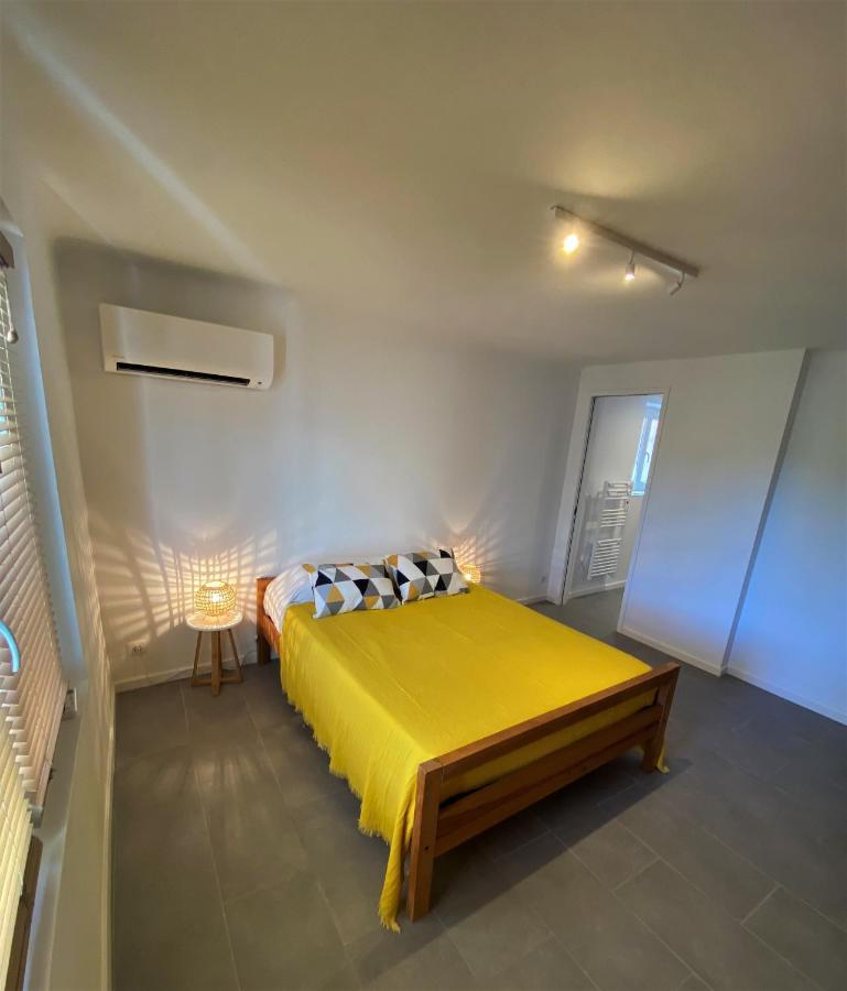 appartement rez de villa proche port et plages de Sanary Extérieur photo