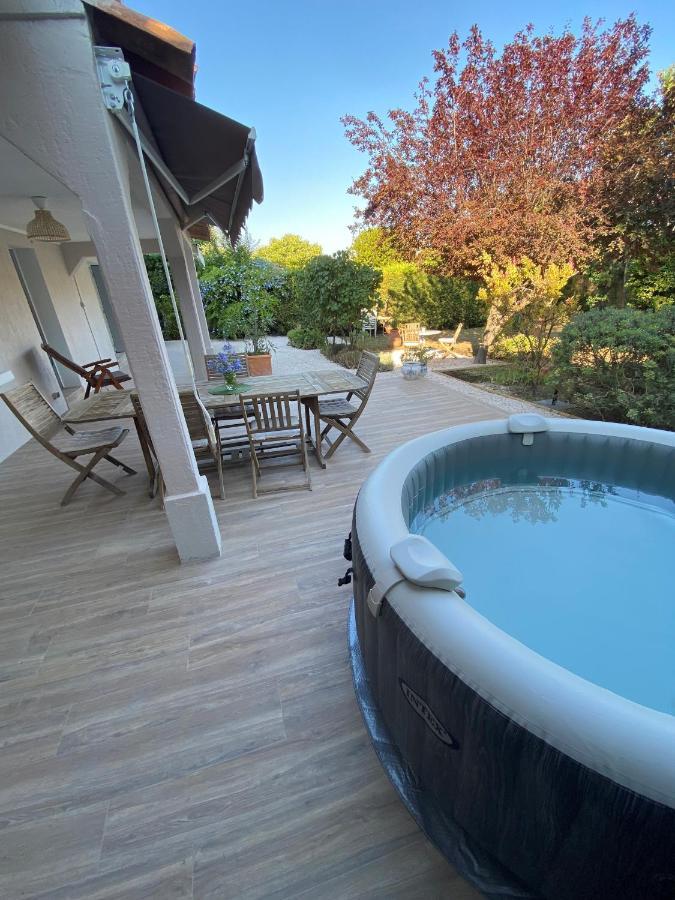 appartement rez de villa proche port et plages de Sanary Extérieur photo