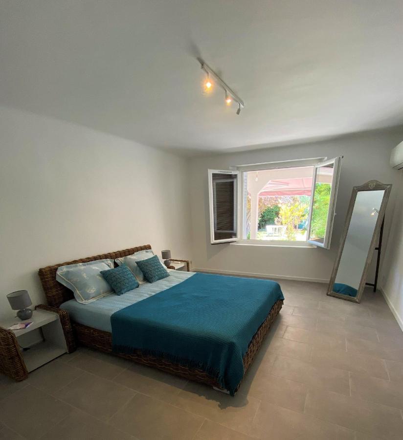 appartement rez de villa proche port et plages de Sanary Extérieur photo