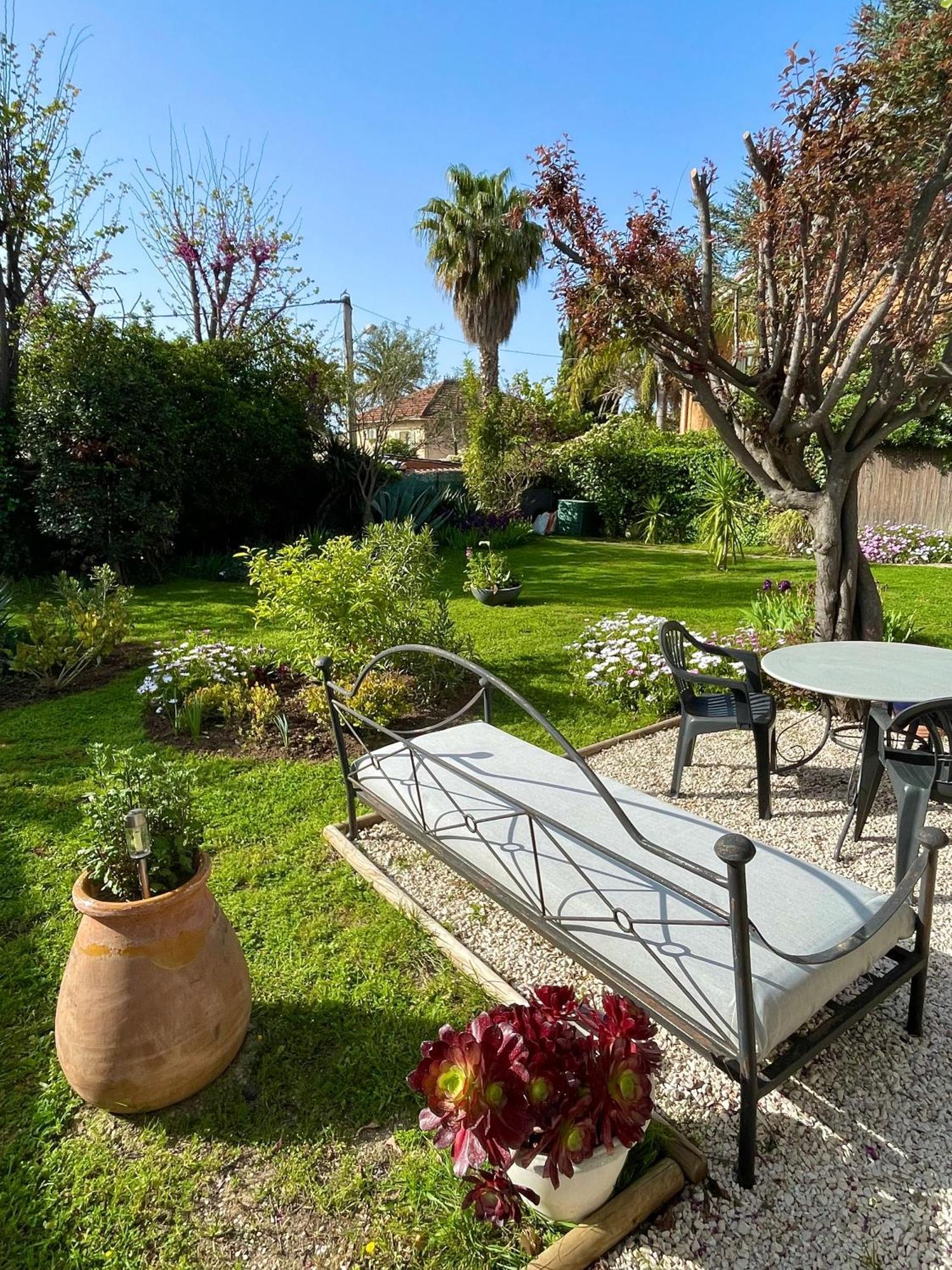 appartement rez de villa proche port et plages de Sanary Extérieur photo