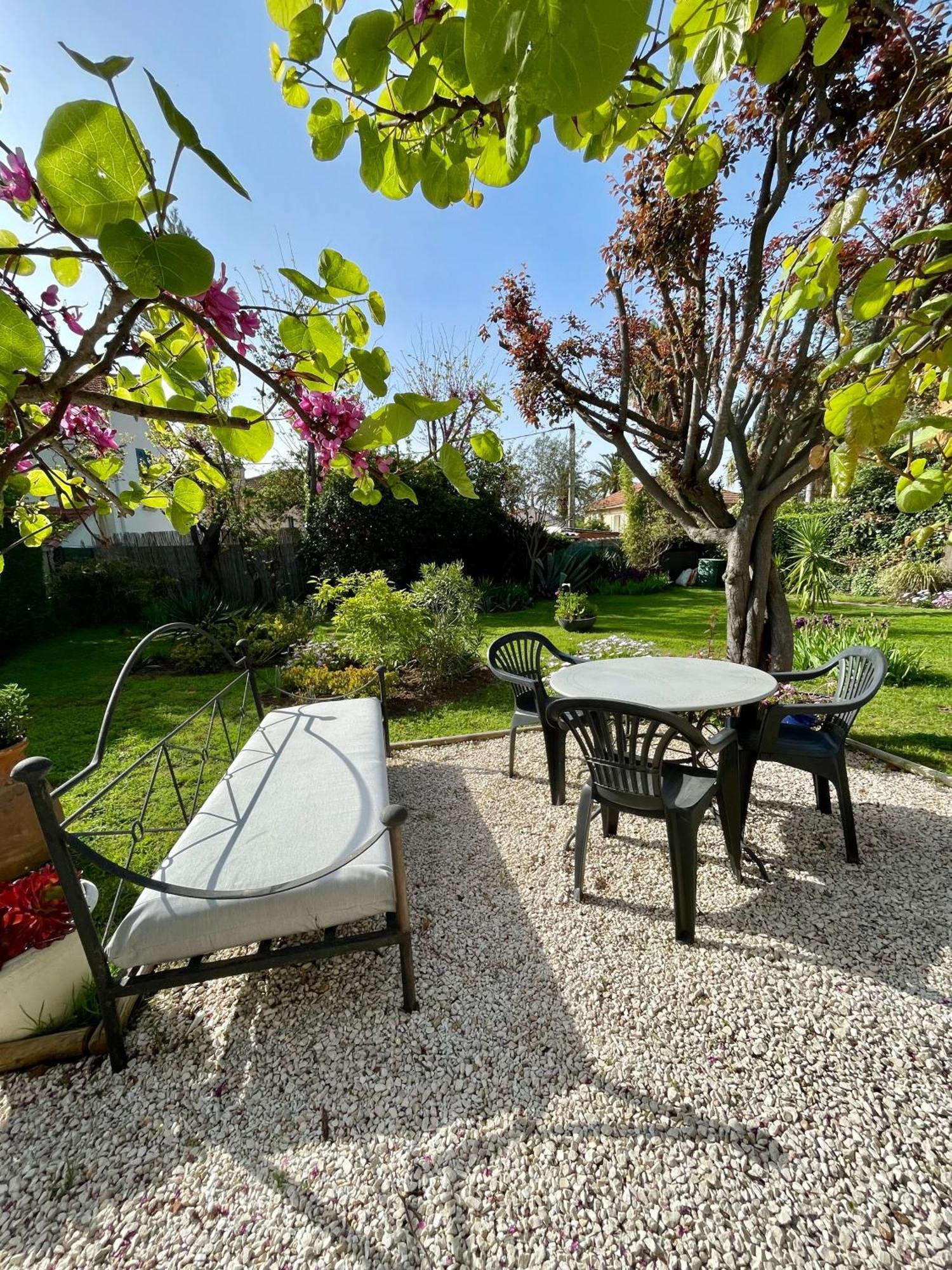 appartement rez de villa proche port et plages de Sanary Extérieur photo